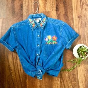 VINTAGE | Denim | Button up | Floral Embroidery